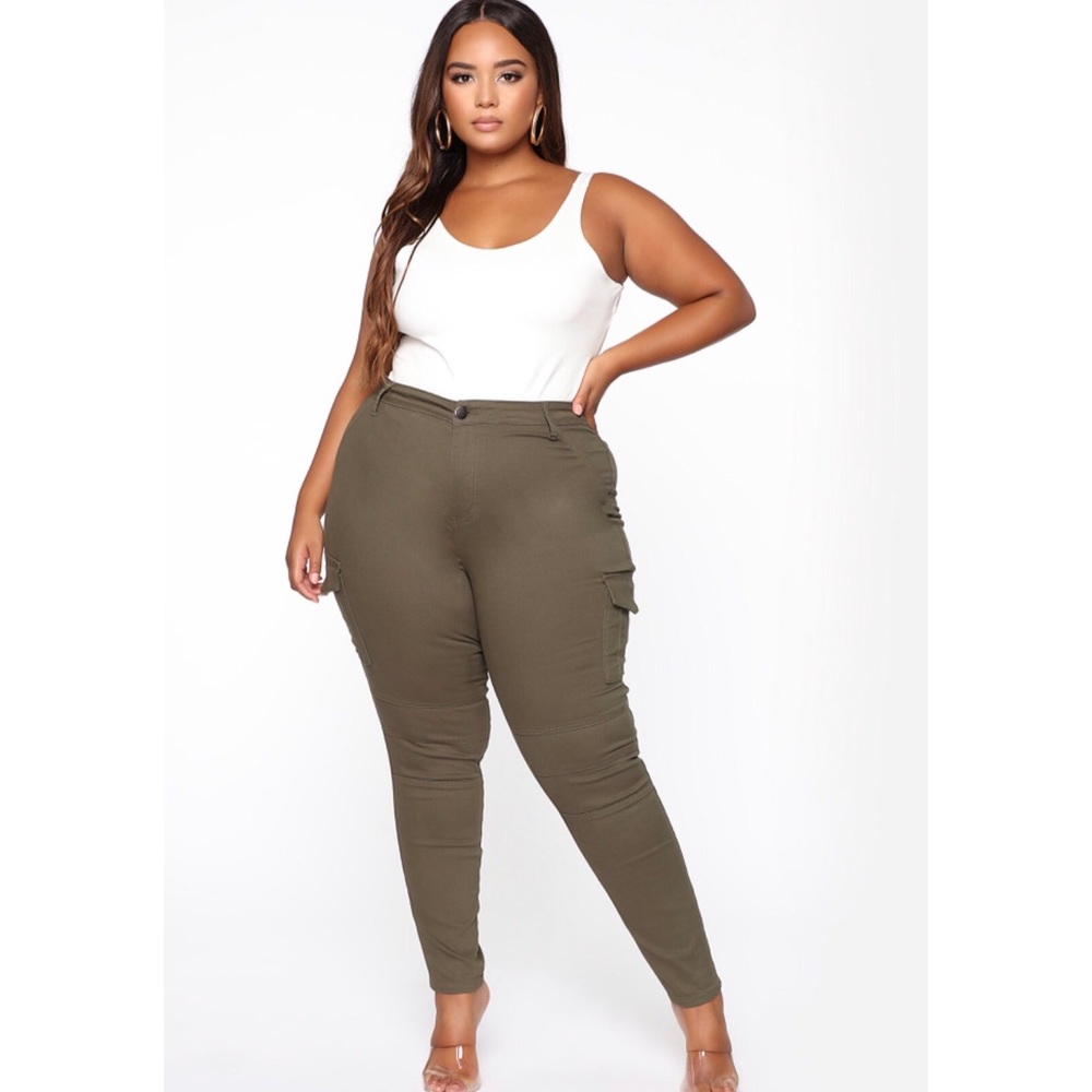 FASHION NOVA “ASK FOR MORE” PANTS - SIZE 14